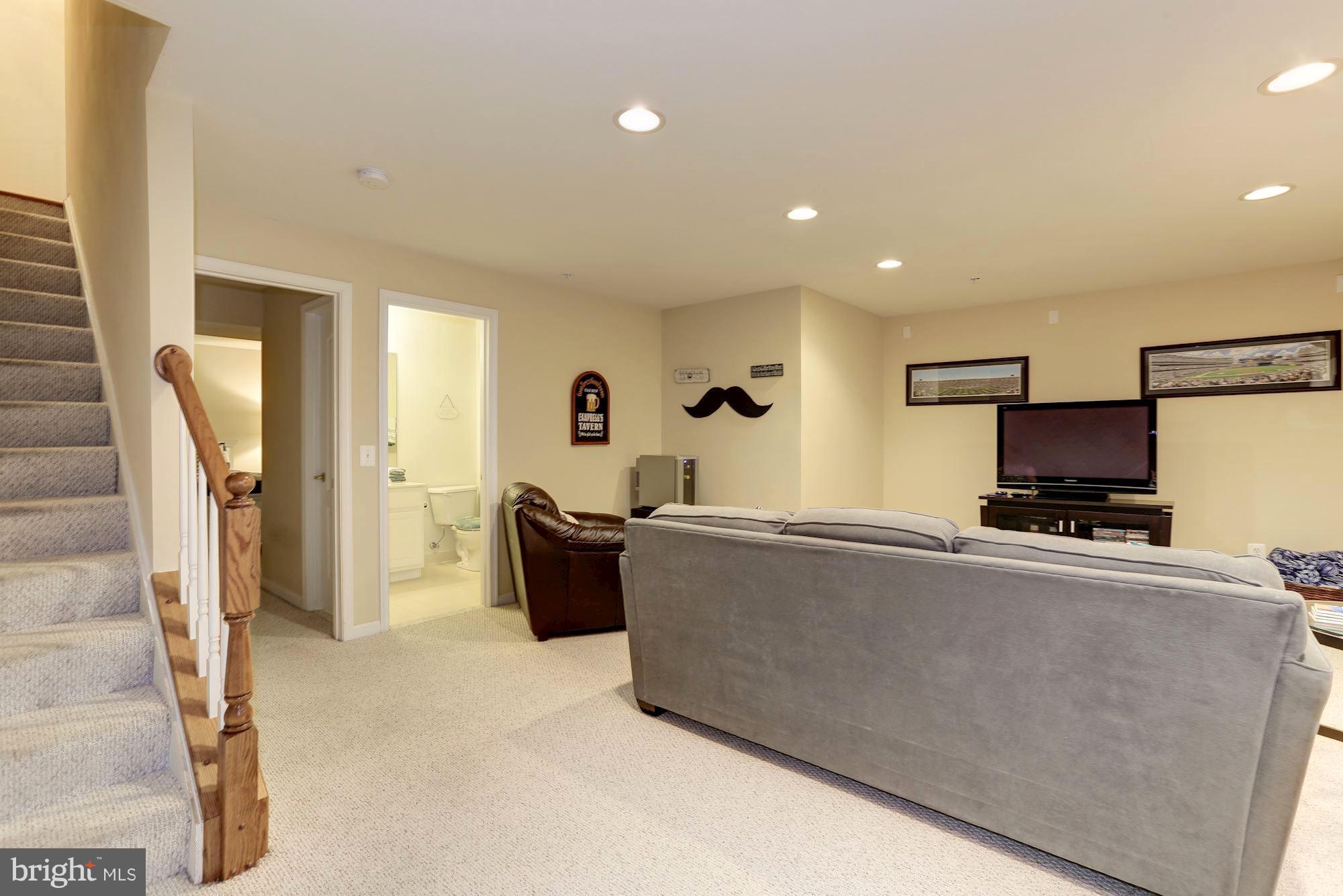 AUGUST WOODS - Residential