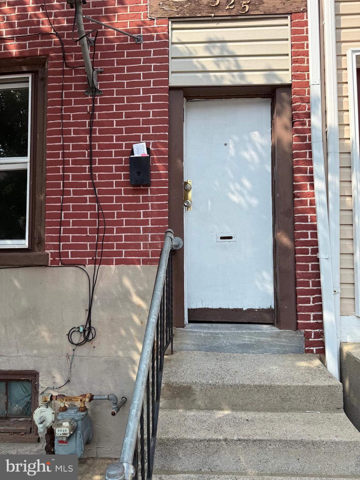 This home features a well-designed layout with a separate living room and kitchen/dining combination on the main level. Additionally, there’s a mudroom/laundry room. The upper level includes a spacious bedroom and a full bathroom, while an extra bonus room can be converted into a children’s bedroom or office. The third level houses an additional second bedroom.
Section 8 approved, this home was previously rented for $1800 per month. With some cosmetic updates, it has the potential for either good rental income or owner-occupied occupancy. The rear of the house offers ample off-street parking, which is an added advantage. The home’s proximity to the King of Prussia, major highways, and public transportation further enhances its appeal. Buyer responsible for the U&O.