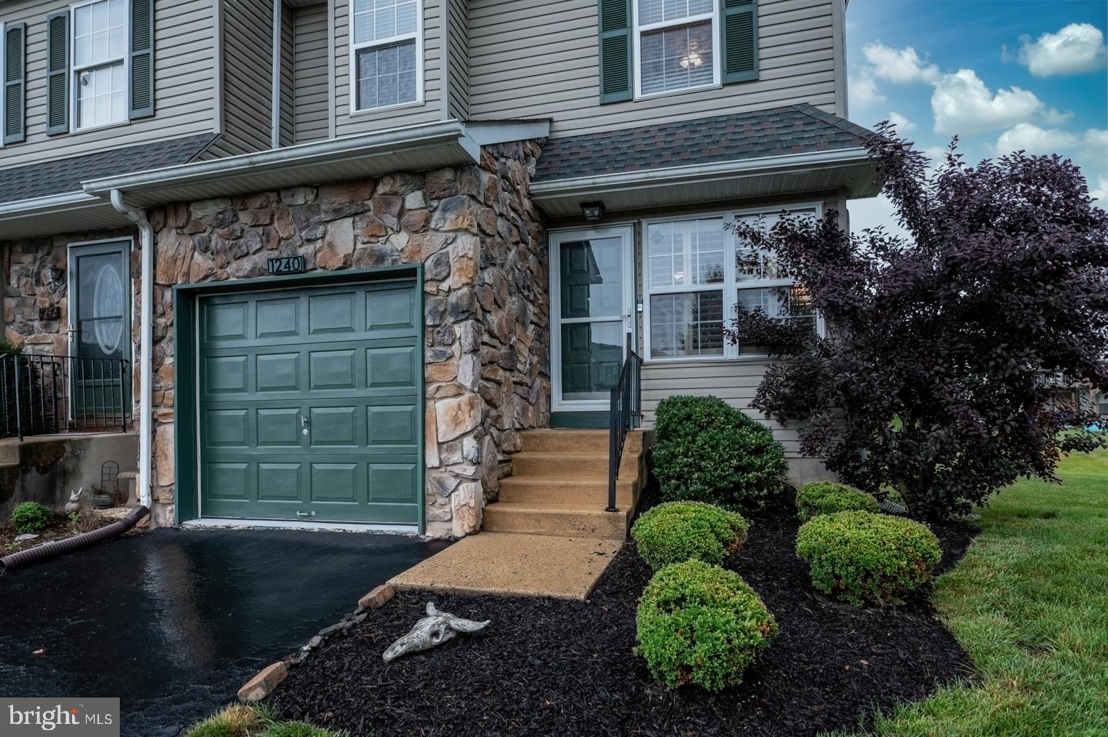 1240 PIN OAK DRIVE