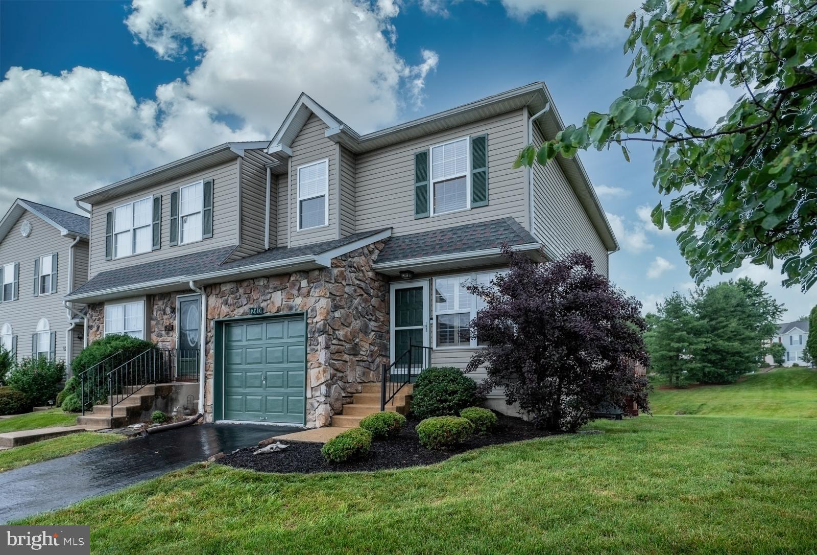 1240 PIN OAK DRIVE