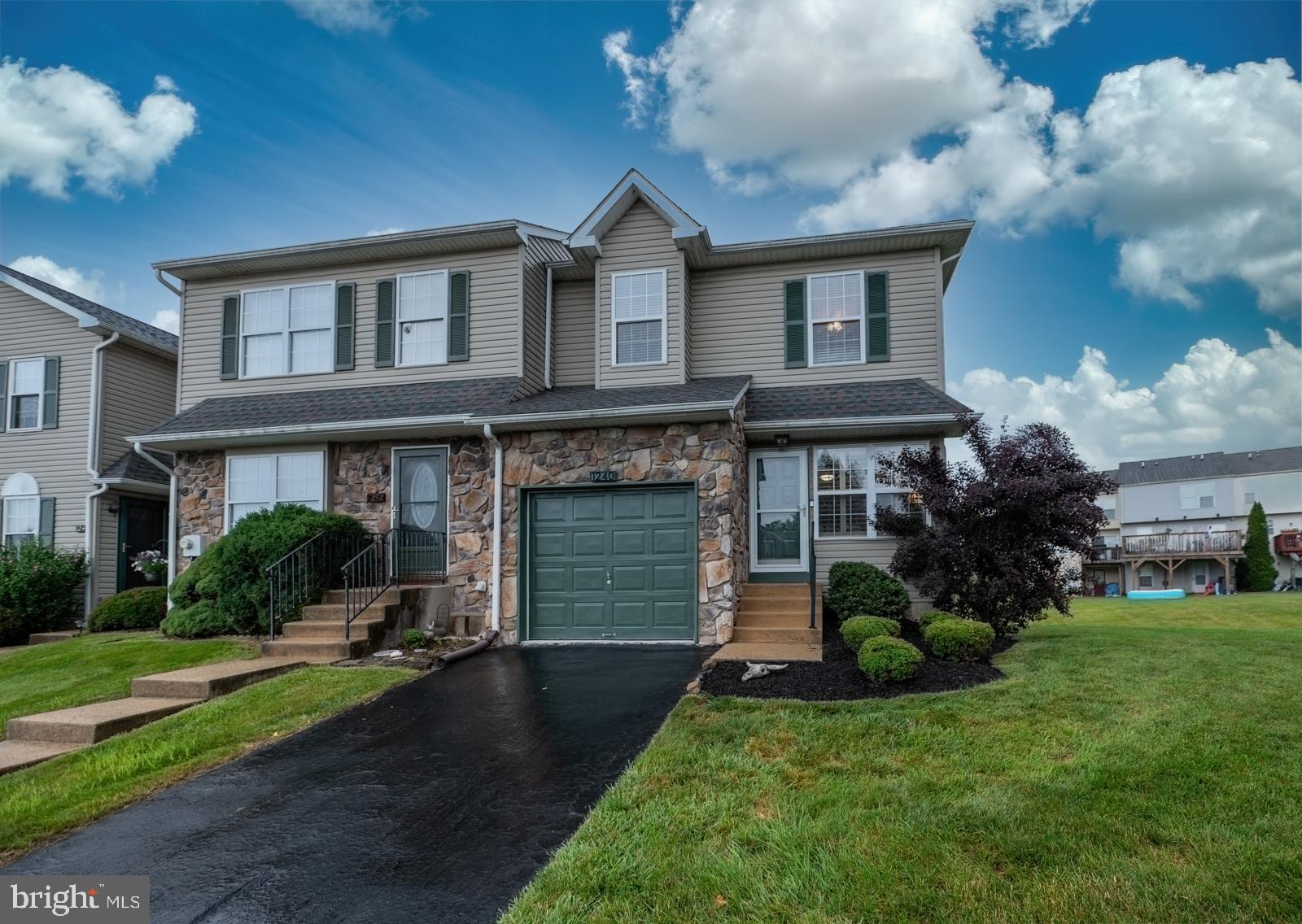 1240 PIN OAK DRIVE