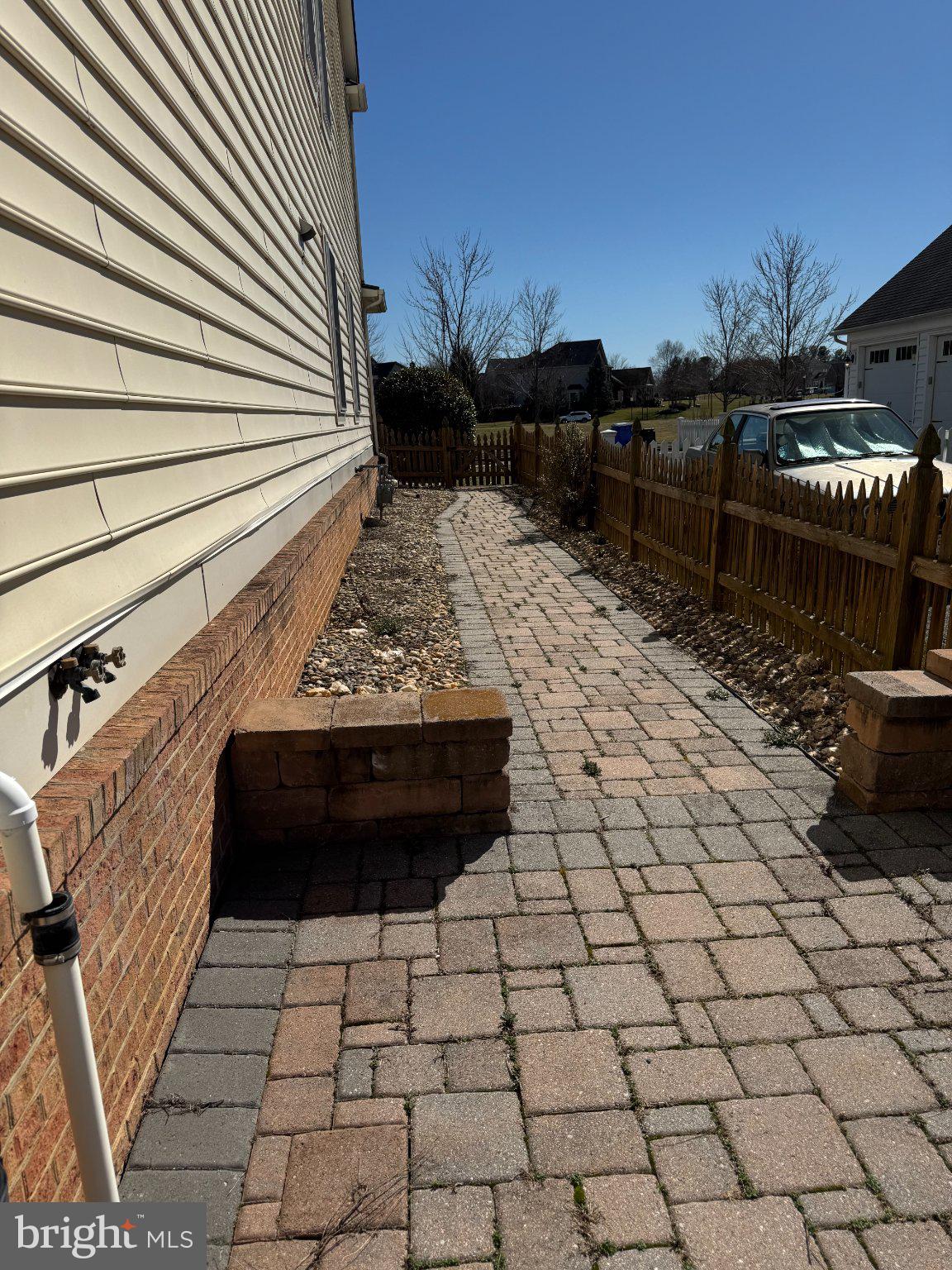 ADAMSTOWN COMMONS - Residential Lease