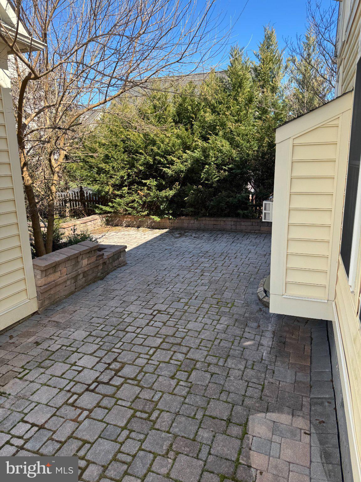 ADAMSTOWN COMMONS - Residential Lease