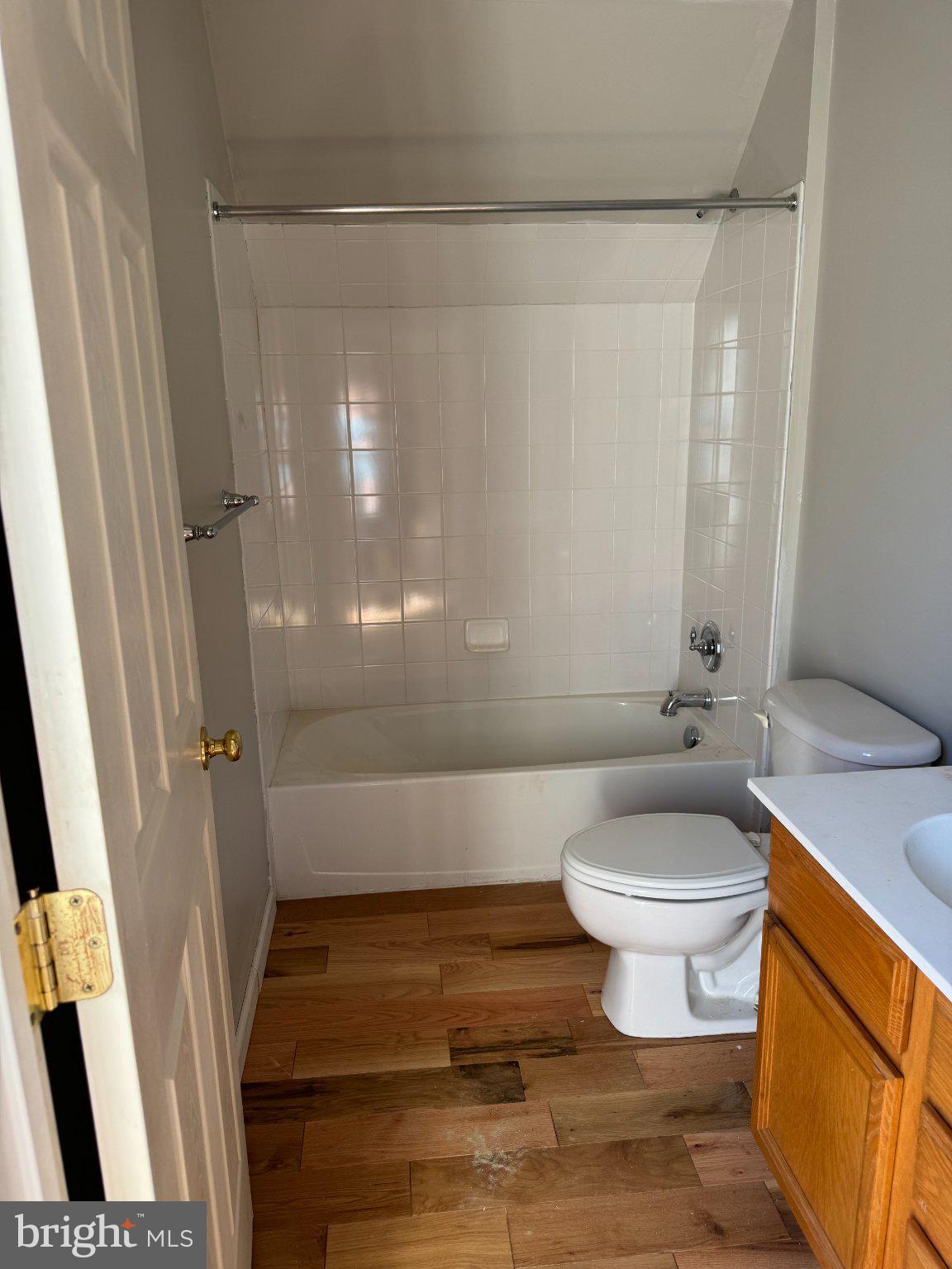 ADAMSTOWN COMMONS - Residential Lease