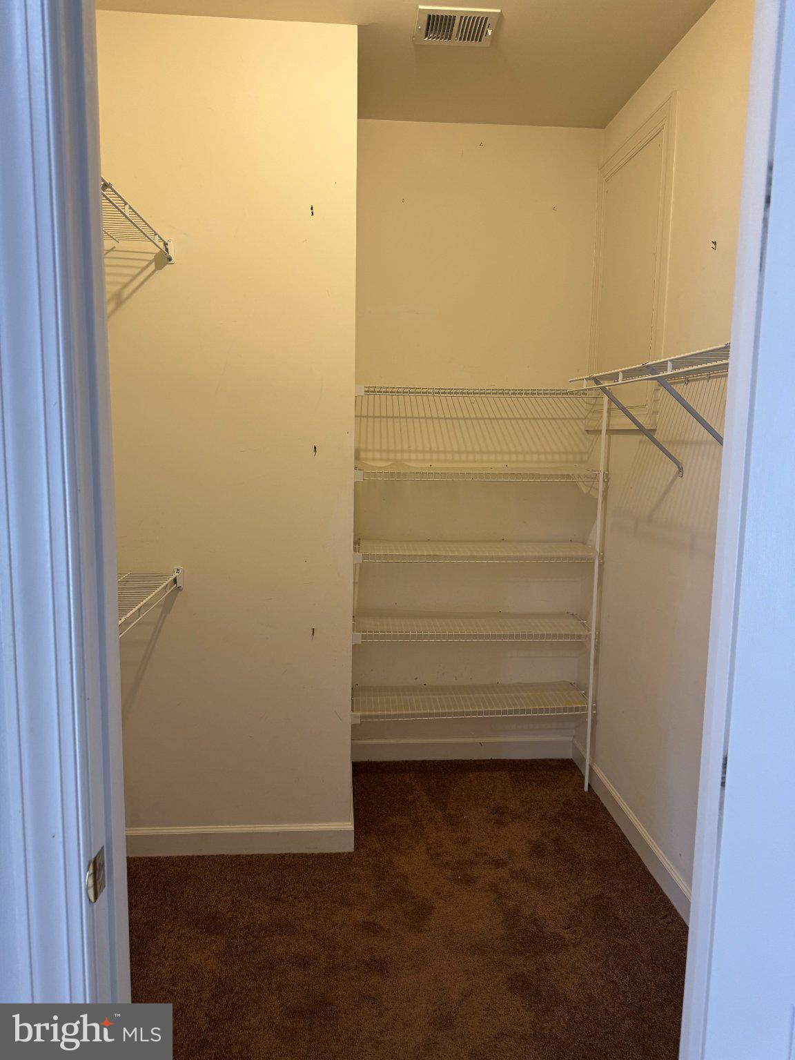 ADAMSTOWN COMMONS - Residential Lease