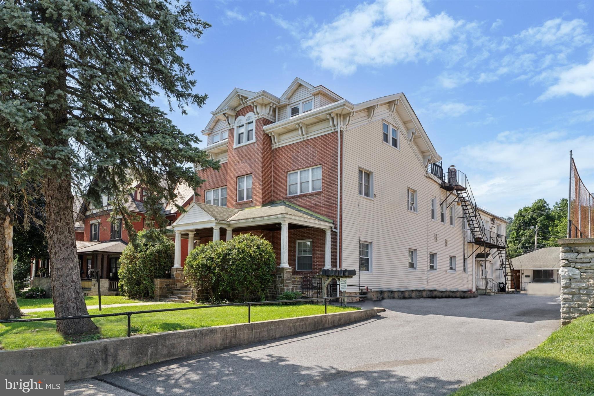 531 E LINCOLN HIGHWAY