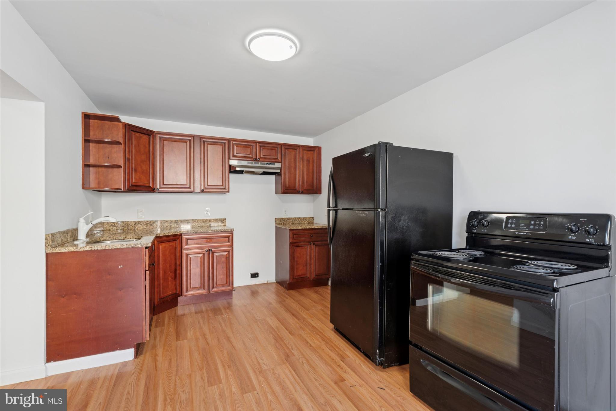 531 E LINCOLN HIGHWAY