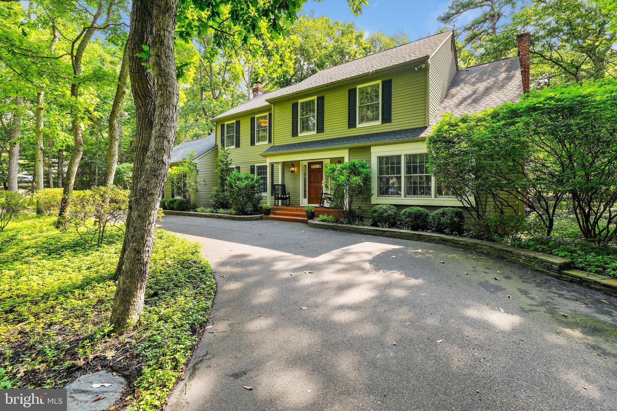 13 HIGHWOOD COURT