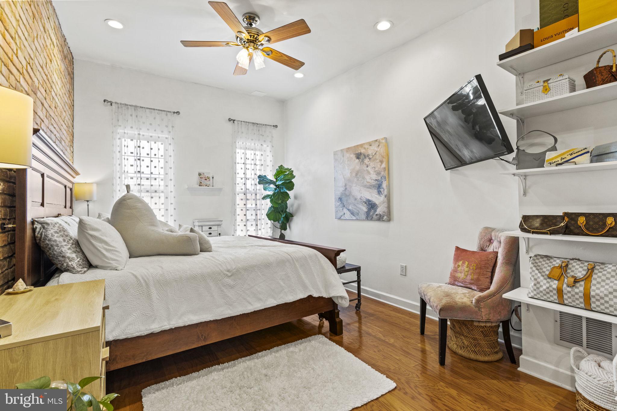 RIVERSIDE - Residential