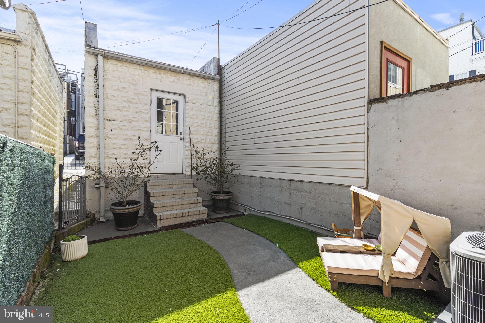 RIVERSIDE - Residential