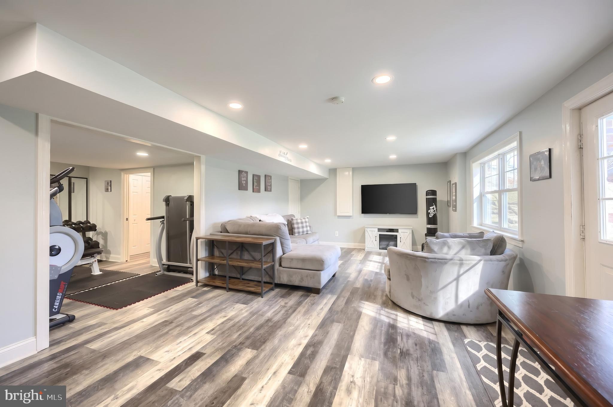 WEST SHORE - Residential