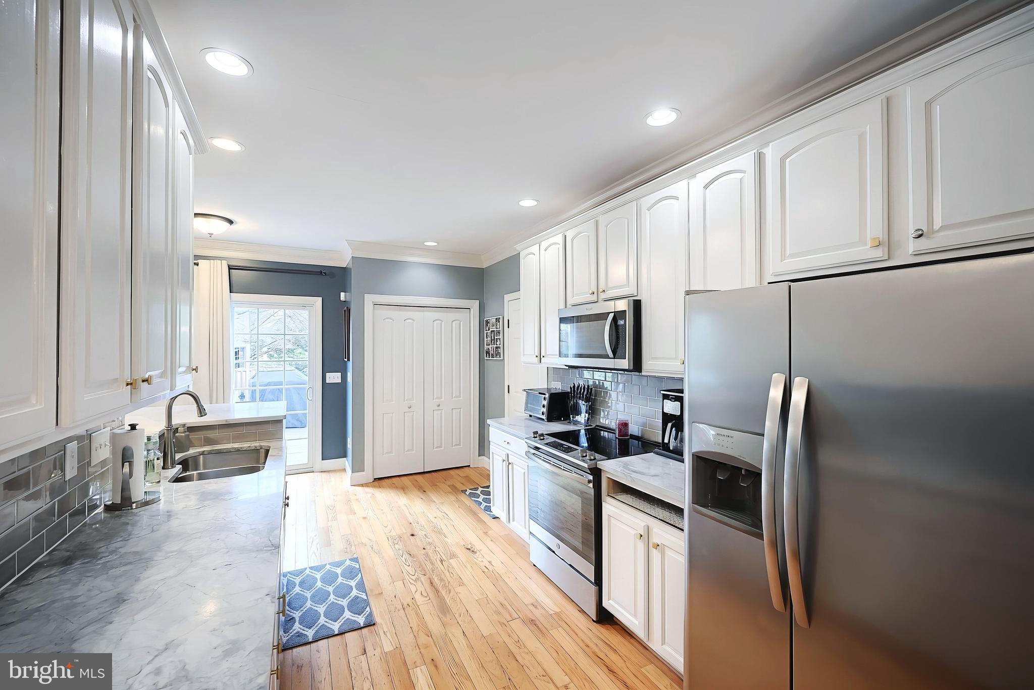 WEST SHORE - Residential