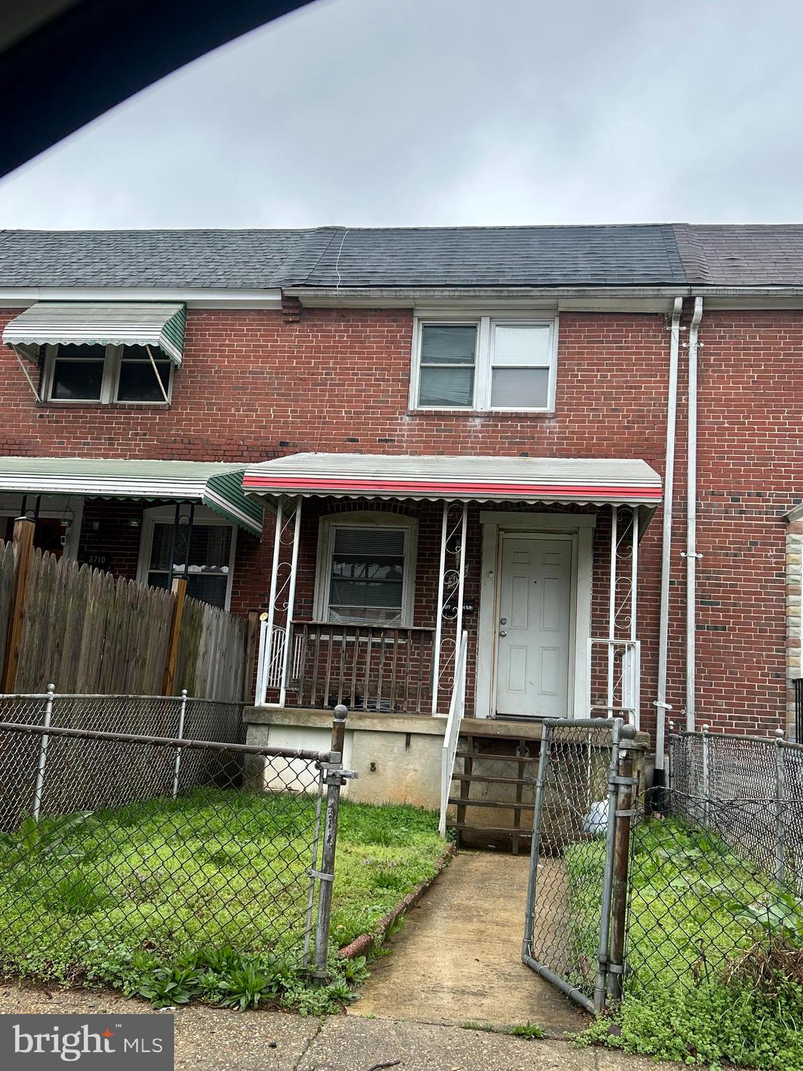 WORK IS BEING DONE INSIDE THE PROPERTY, MORE PHOTOS TO COME!!!! This 3 bedroom 1 bathroom row home is located in the heart of Brooklyn. This home has a nice kitchen, separate dining area, and large bedrooms with great closet space. Water is included in the rent, property is available for move in May 1, 2025.