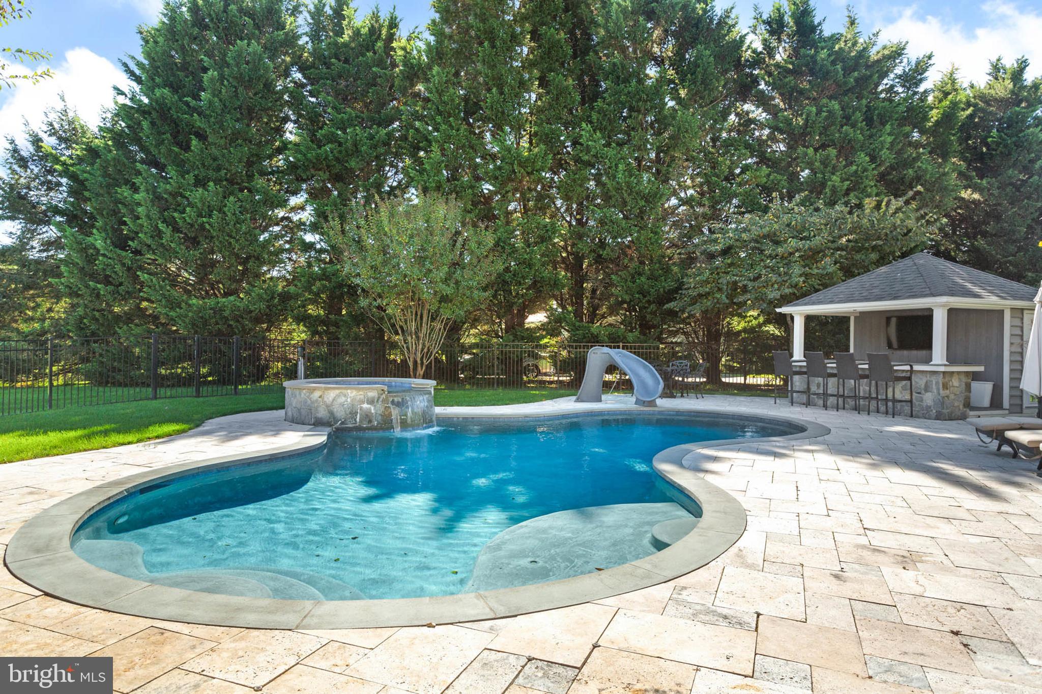 FULTON MANOR - Residential