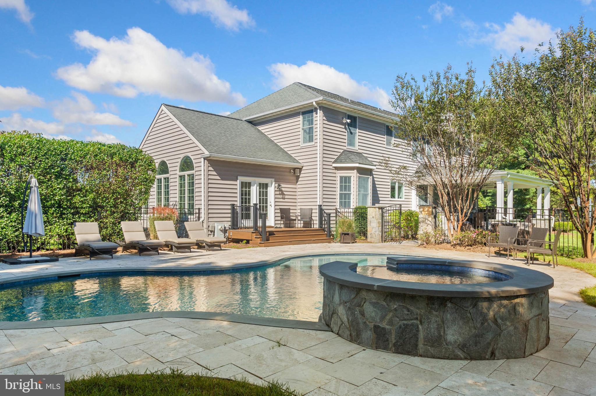 FULTON MANOR - Residential