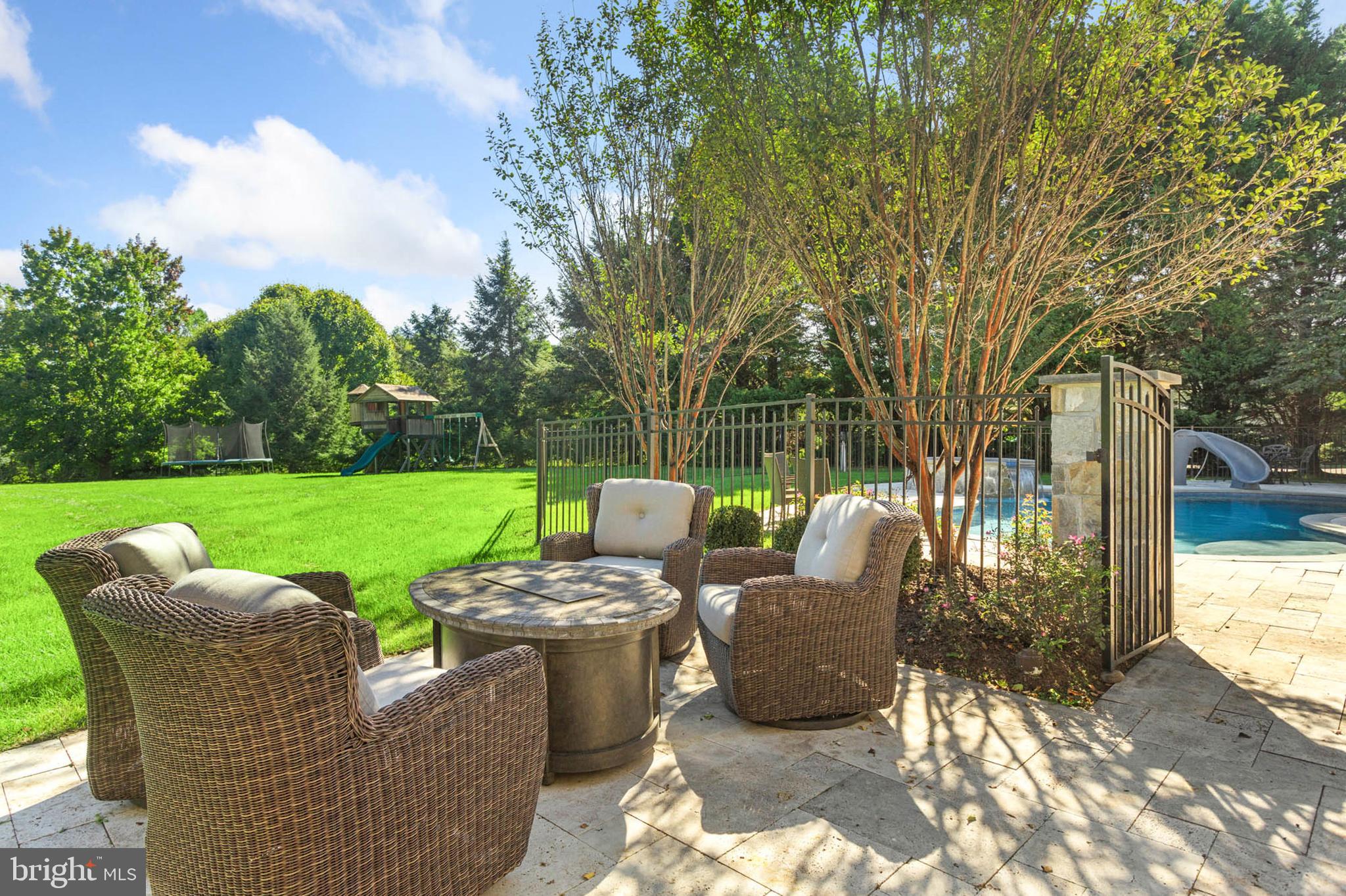 FULTON MANOR - Residential