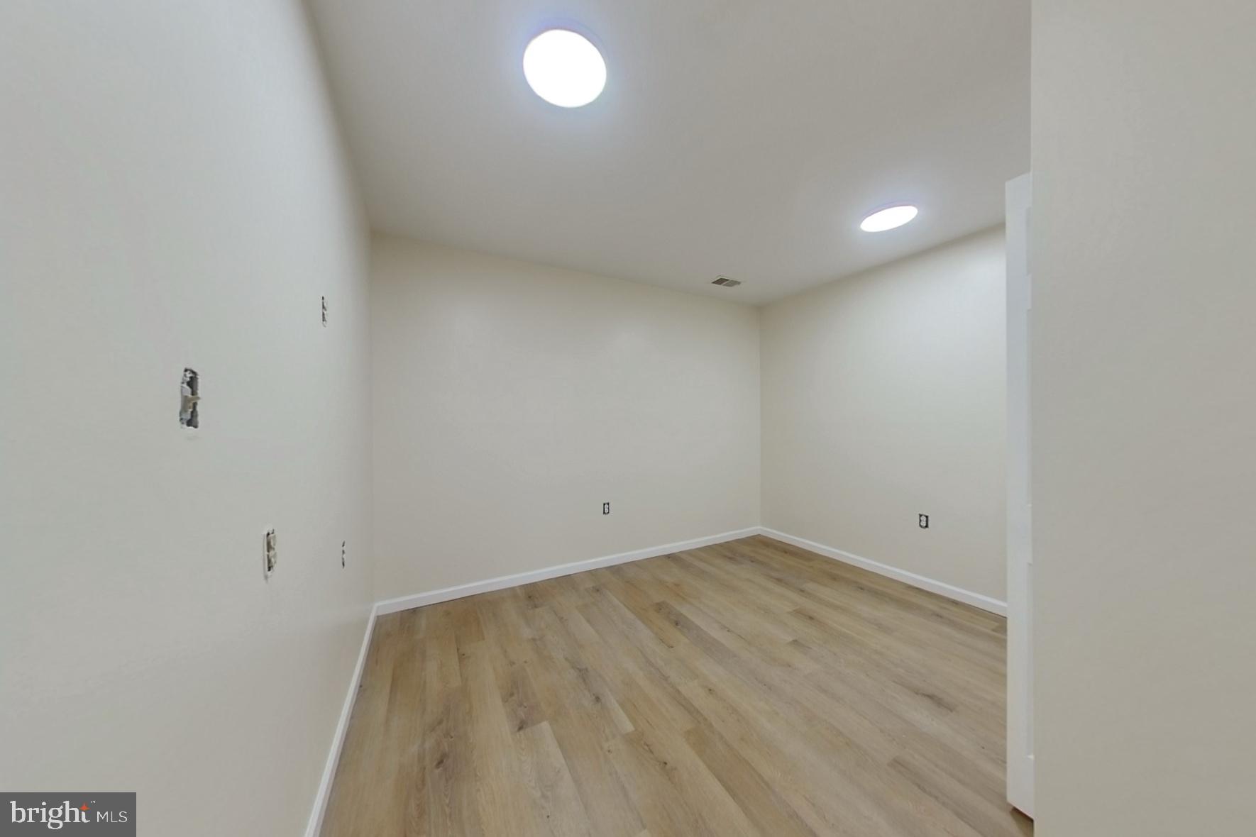 TWINBROOK - Residential Lease