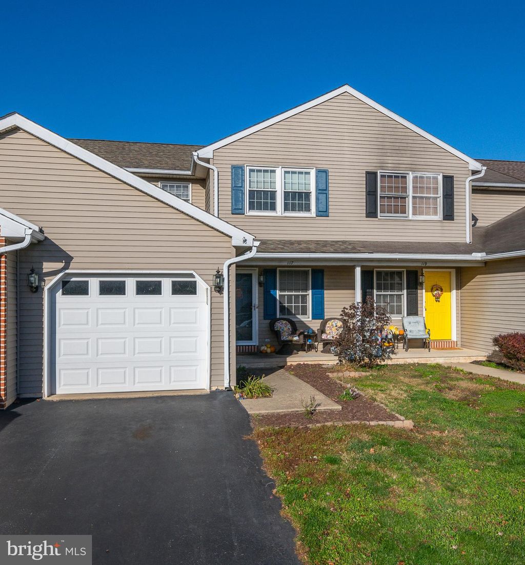 Photo of 117 RED STONE CIR, REINHOLDS, PA 17569 (MLS # PALA2027778)
