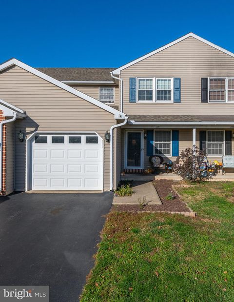 Photo of 117 RED STONE CIR, REINHOLDS, PA 17569 (MLS # PALA2027778)