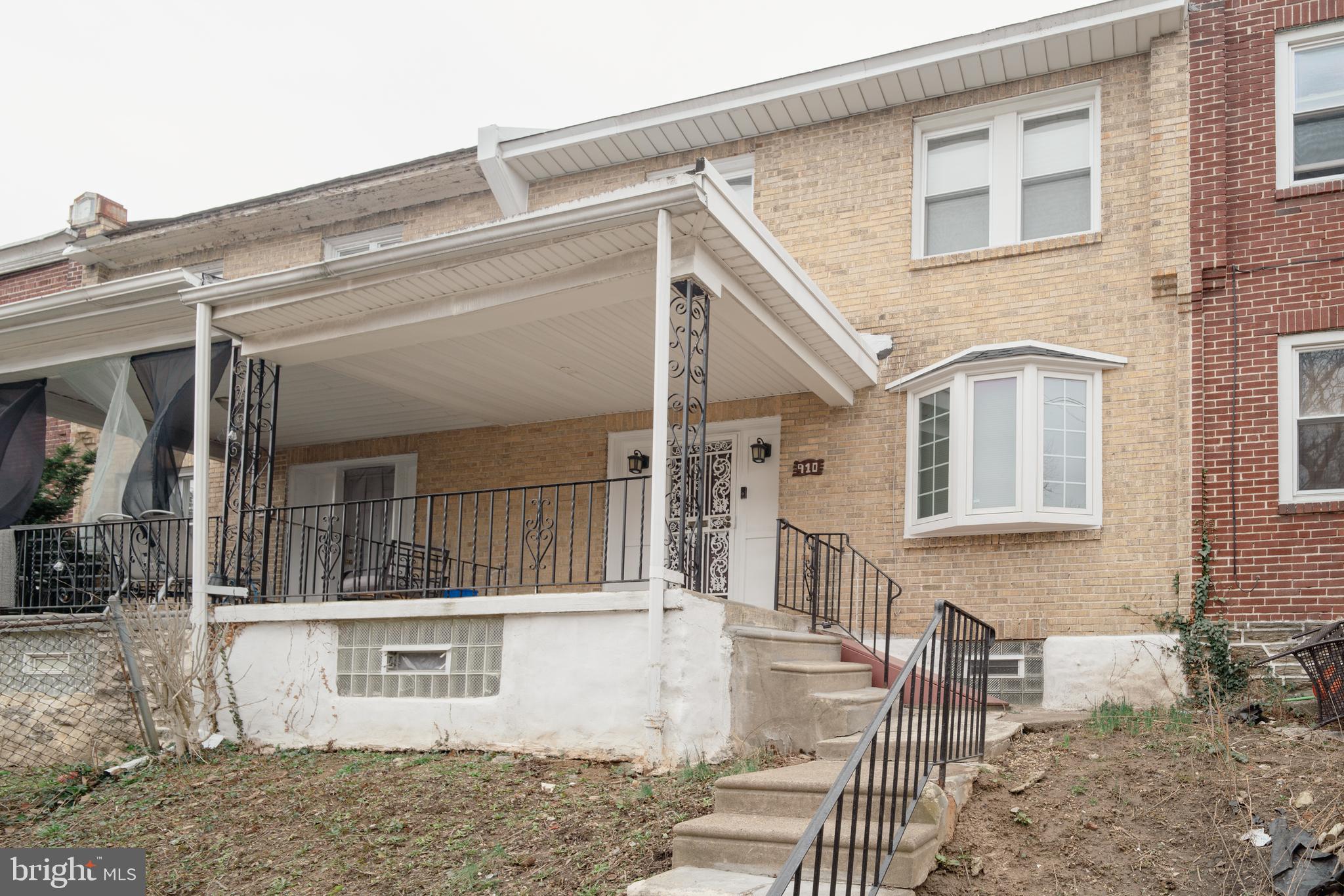 910 E STAFFORD STREET