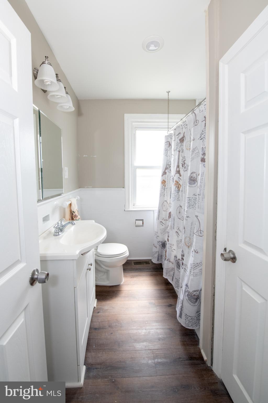 WEST OAK LANE - Residential