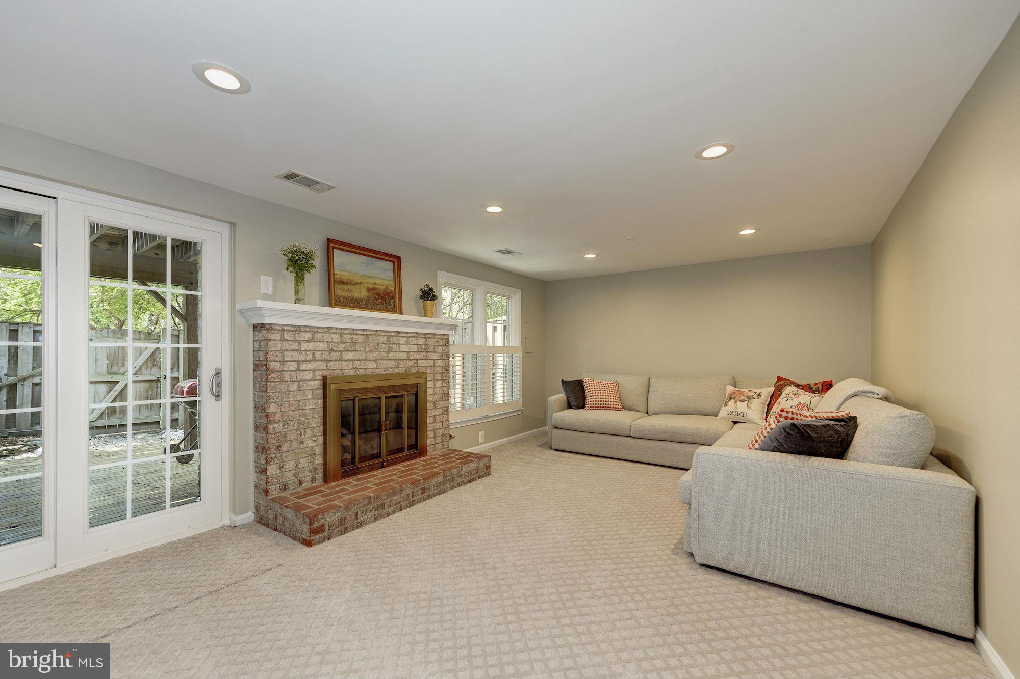 HUNTINGTON AT MT VERNON - Residential