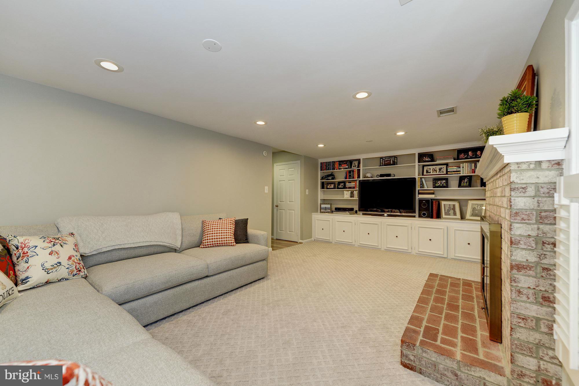 HUNTINGTON AT MT VERNON - Residential