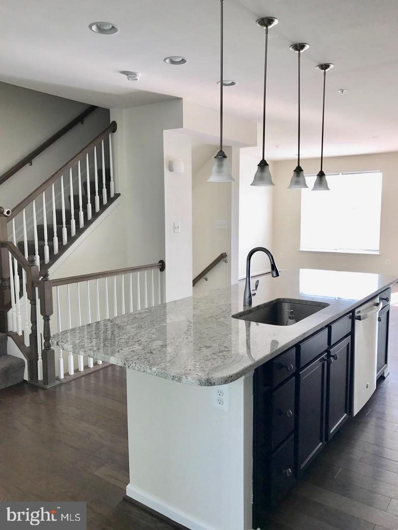 RED OAK CROSSING - Residential Lease