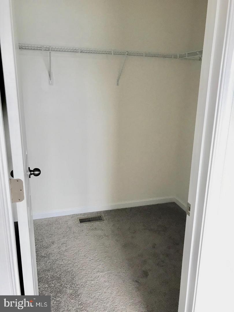 RED OAK CROSSING - Residential Lease