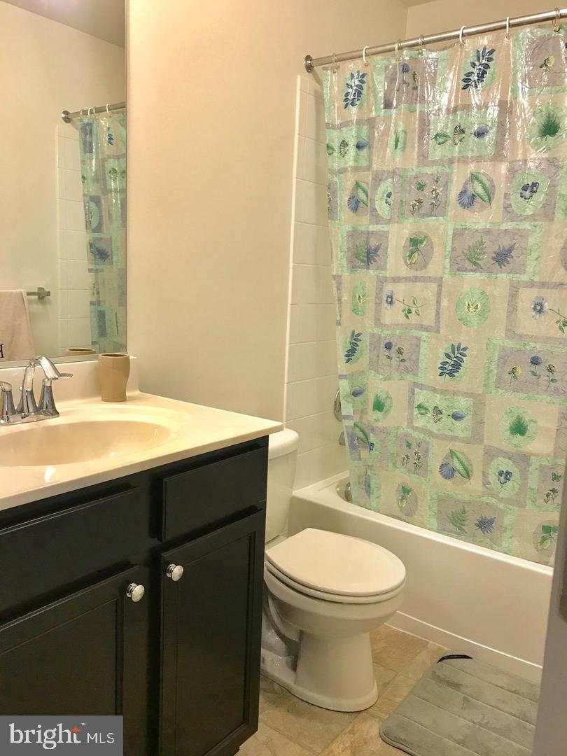 RED OAK CROSSING - Residential Lease