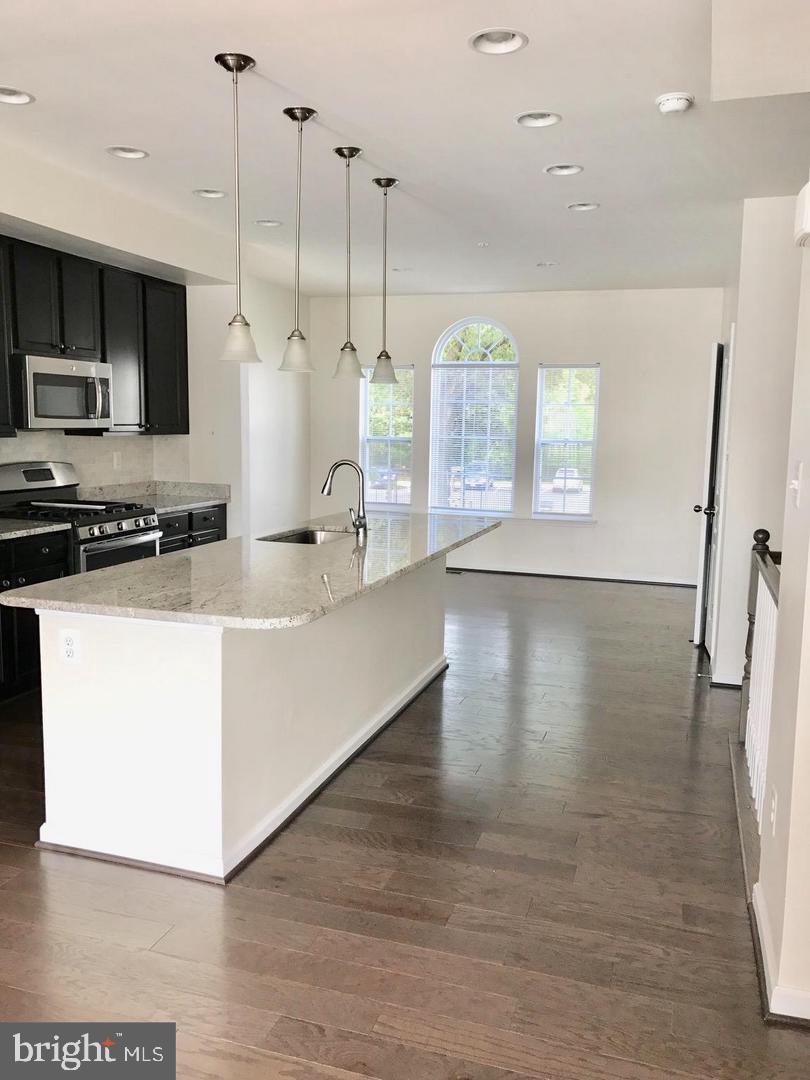 RED OAK CROSSING - Residential Lease