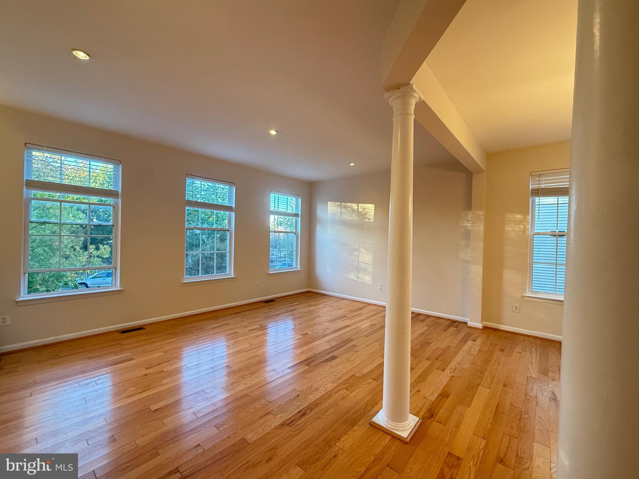 INDEPENDENCE - Residential Lease