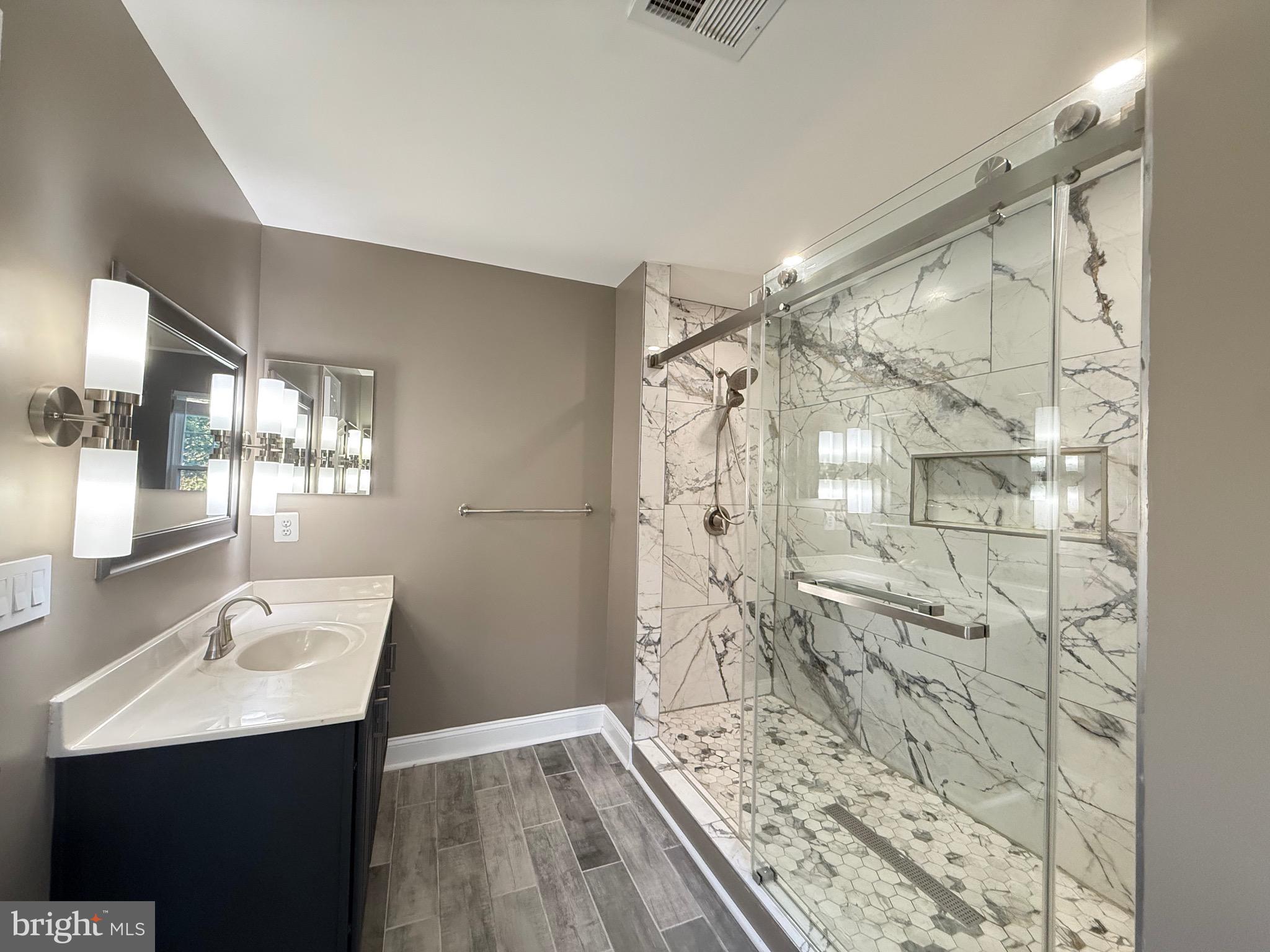 INDEPENDENCE - Residential Lease