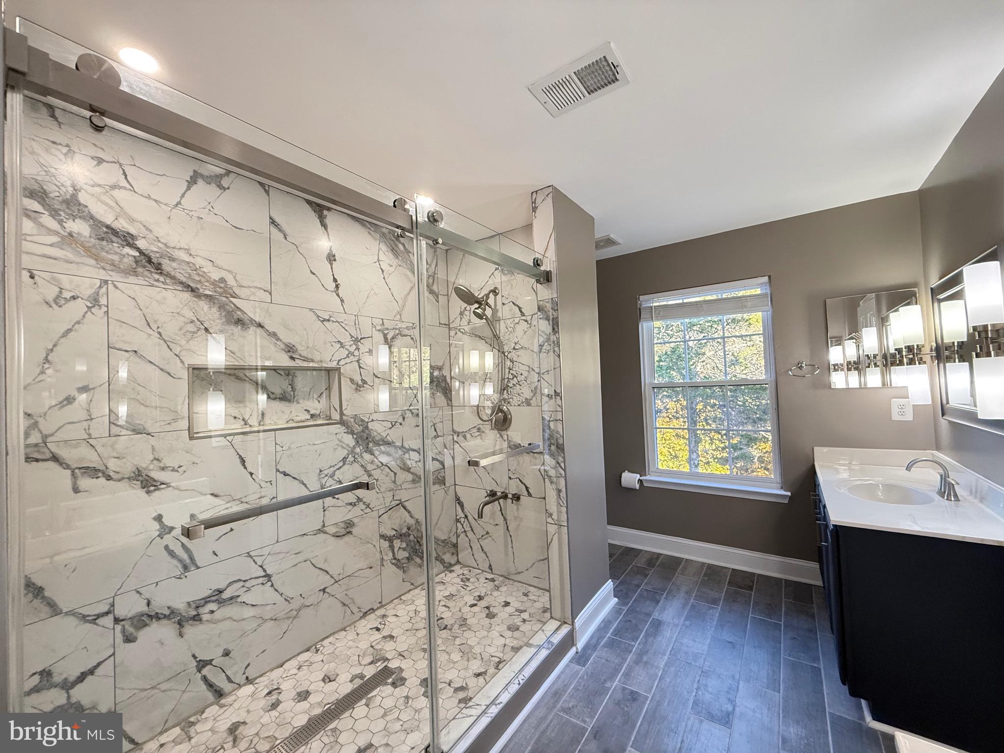 INDEPENDENCE - Residential Lease