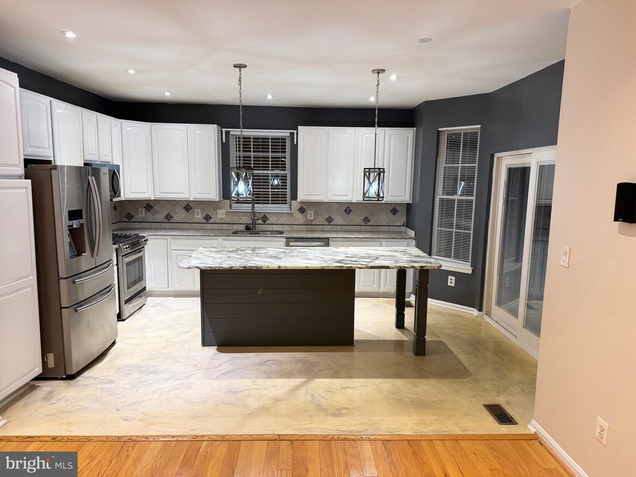 INDEPENDENCE - Residential Lease