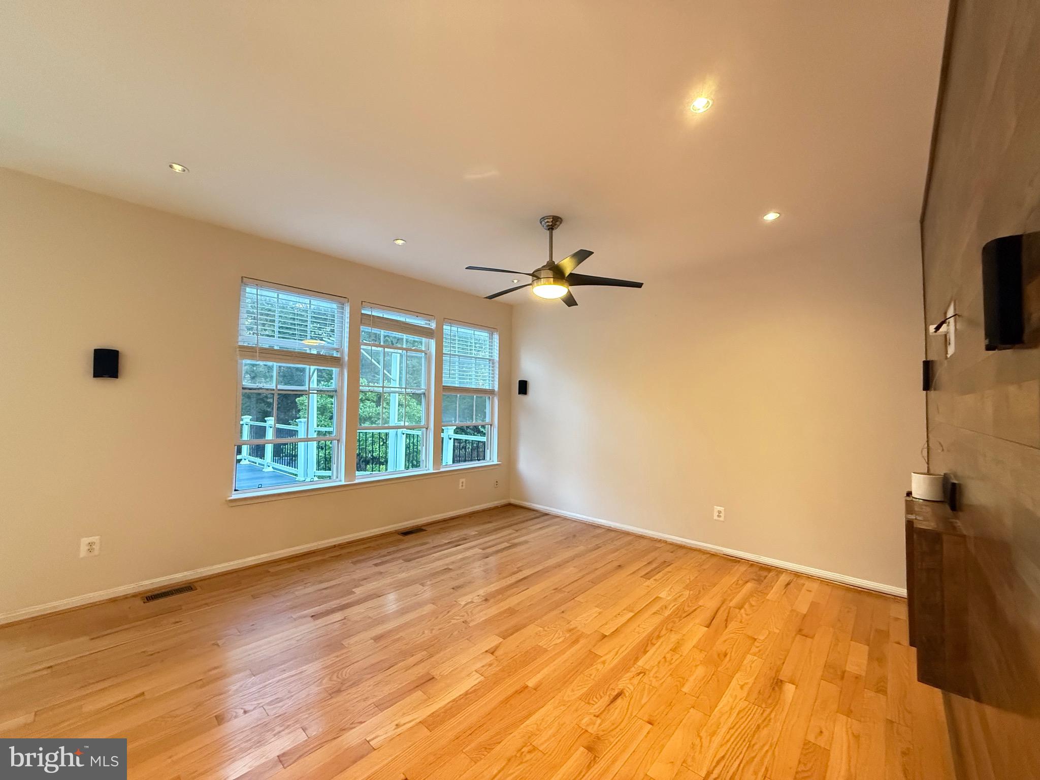 INDEPENDENCE - Residential Lease