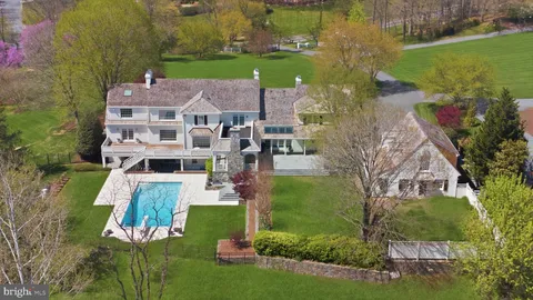 11101 Piney Meetinghouse Road, Potomac, MD 20854 - #: MDMC2226010