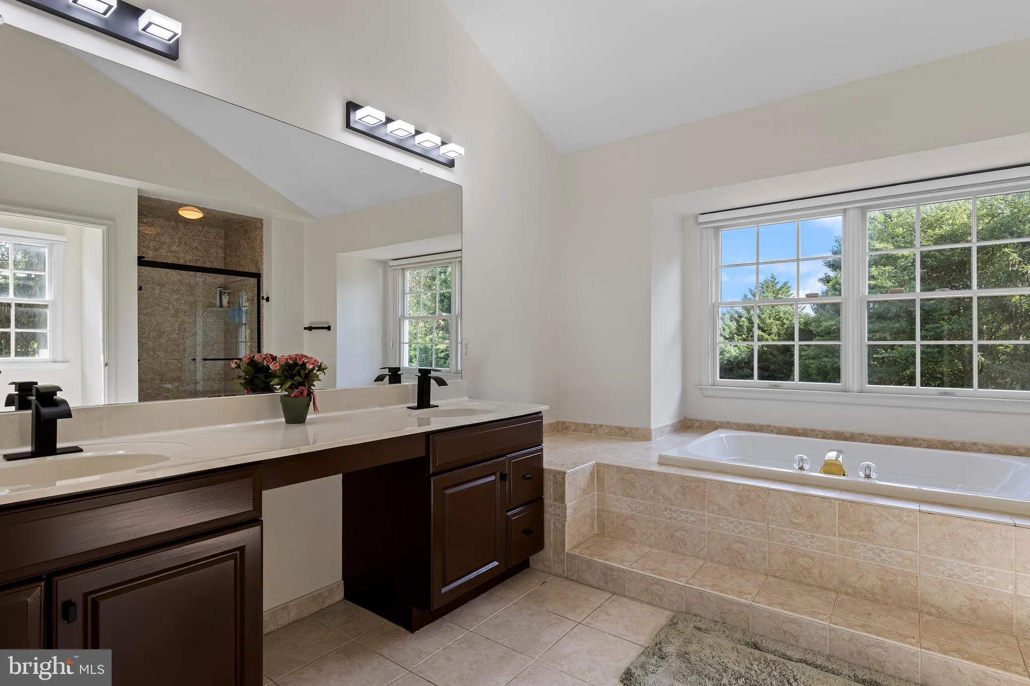 Berwyn, Pennsylvania 19312, United States, 5 Bedrooms Bedrooms, ,5 BathroomsBathrooms,Residential,Active,183816