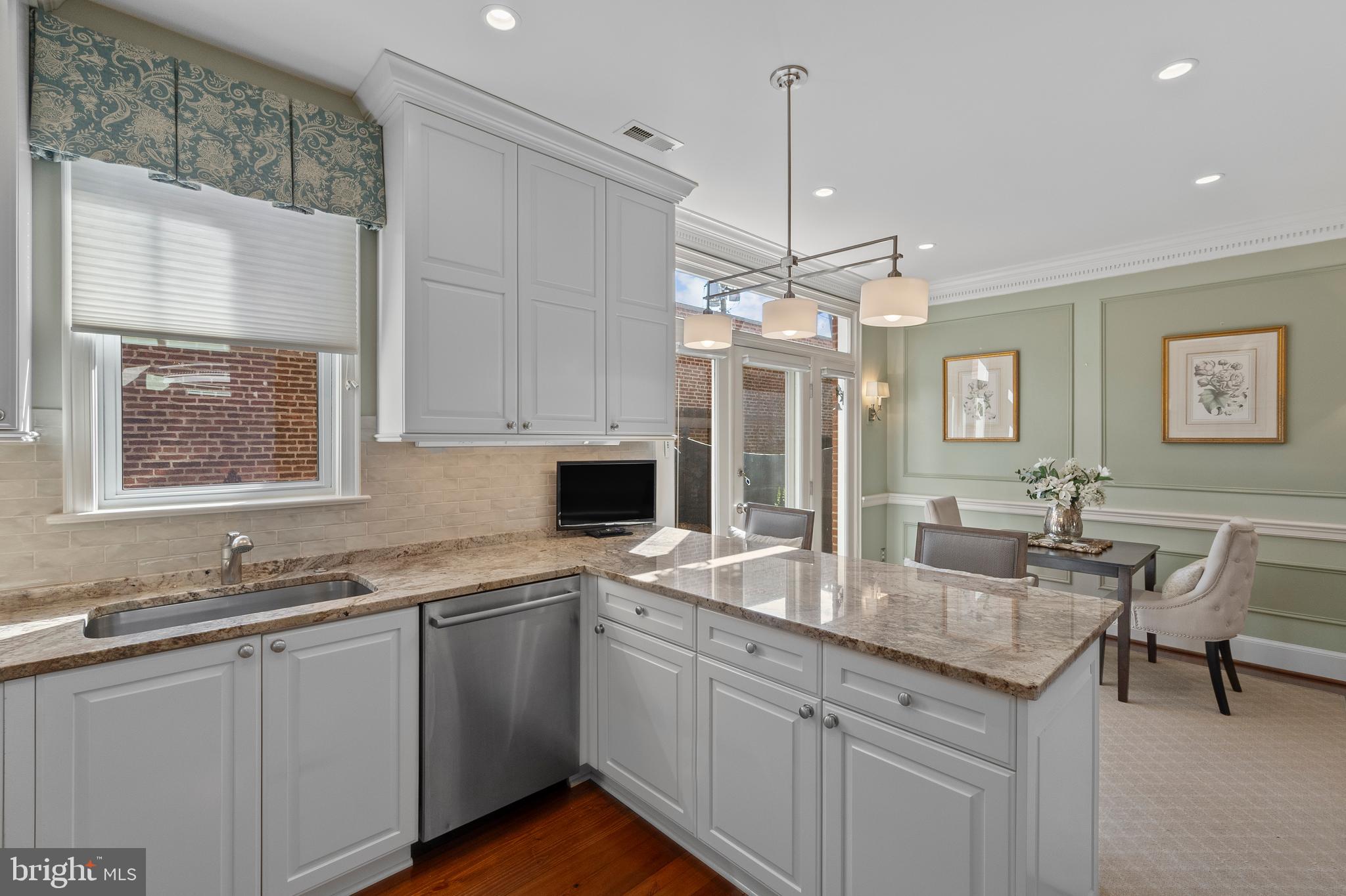 ST JOHNS SQUARE - Residential