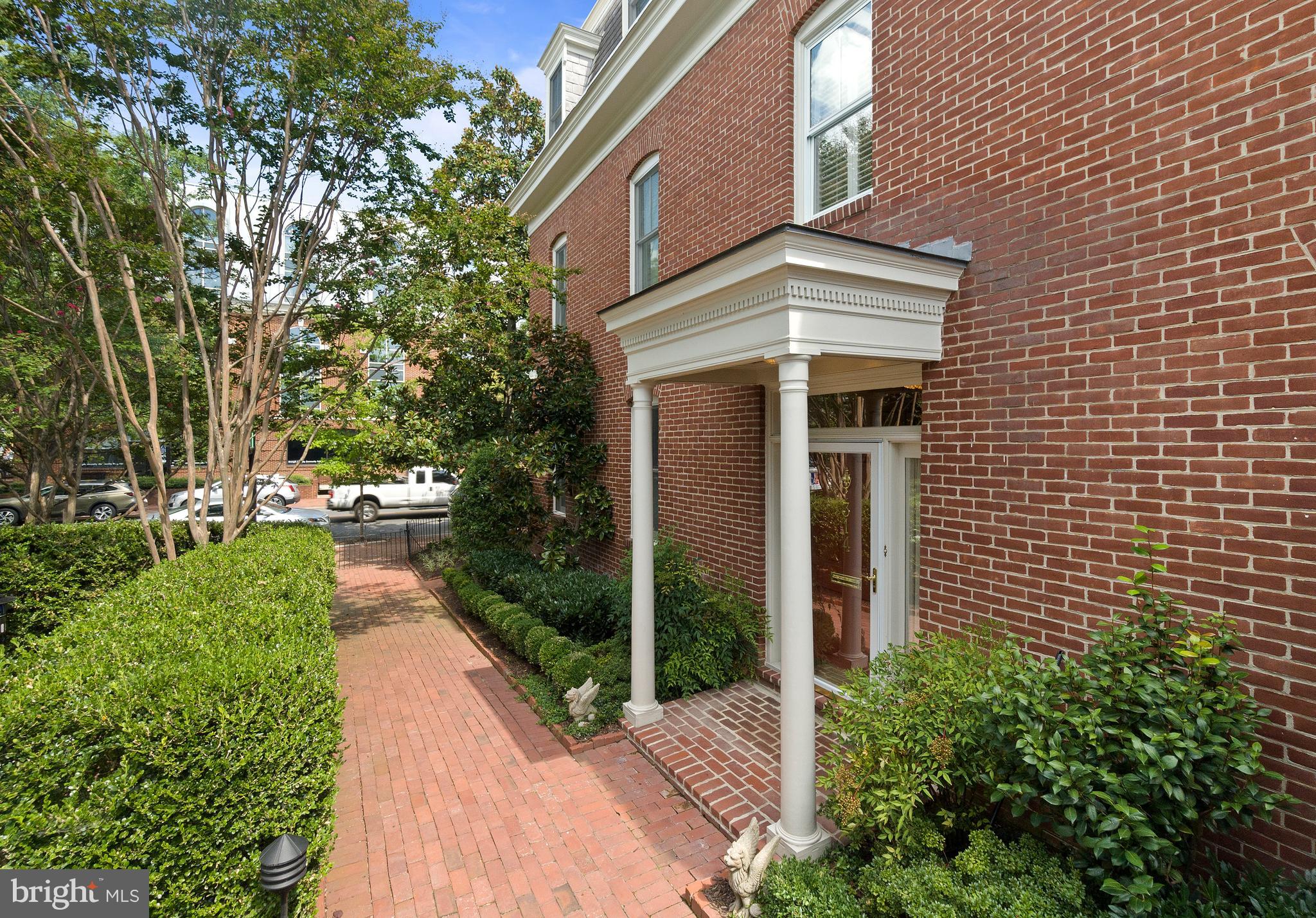 ST JOHNS SQUARE - Residential