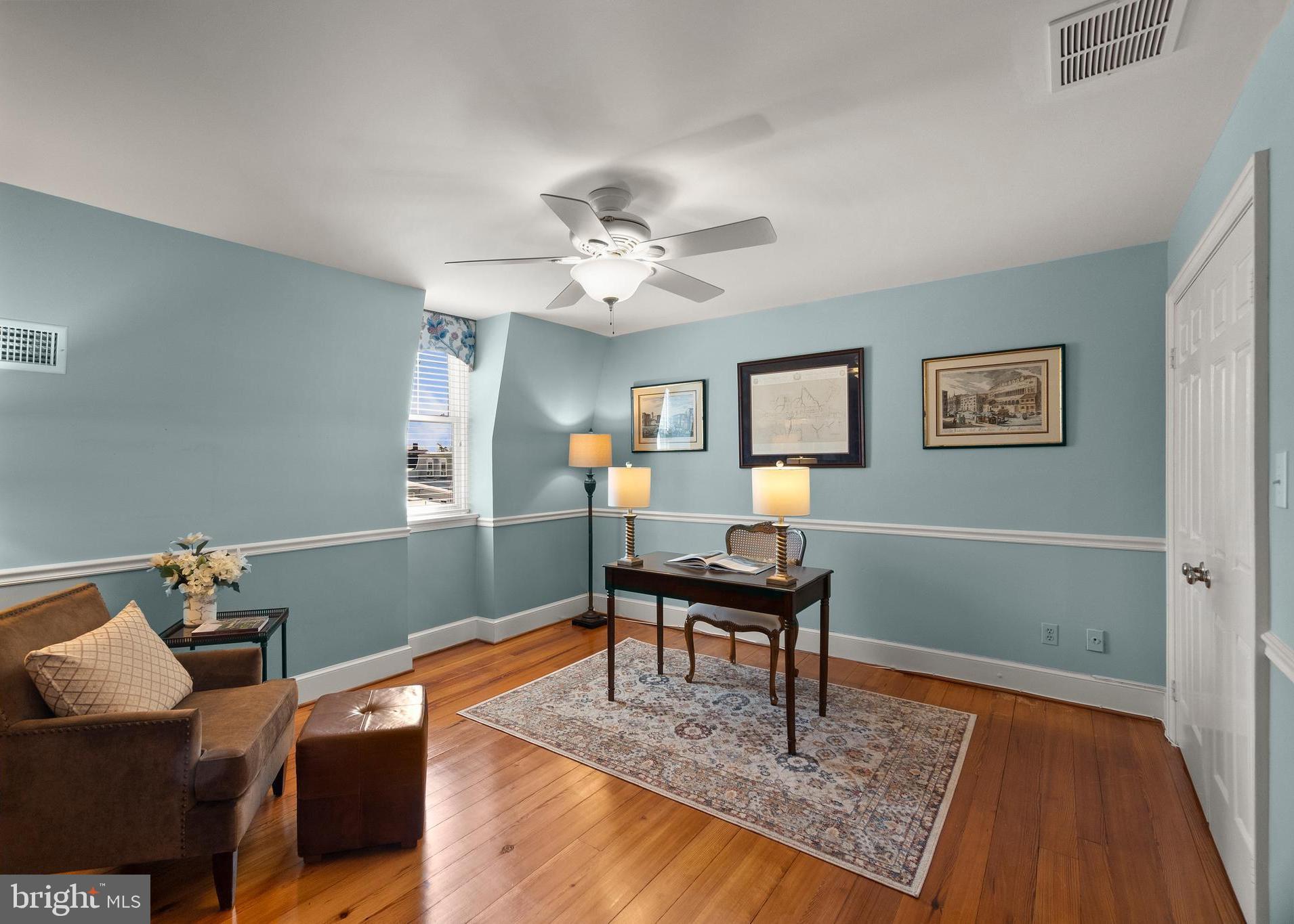 ST JOHNS SQUARE - Residential