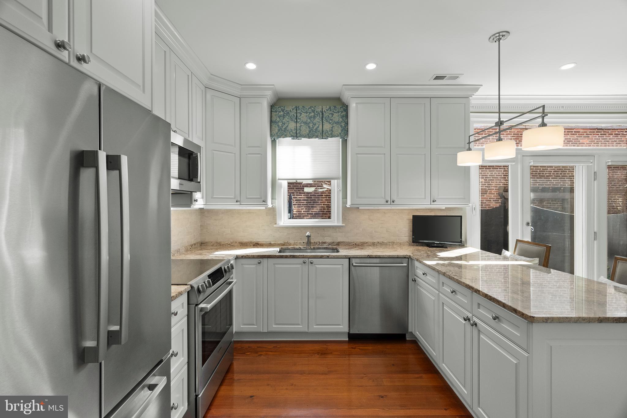 ST JOHNS SQUARE - Residential