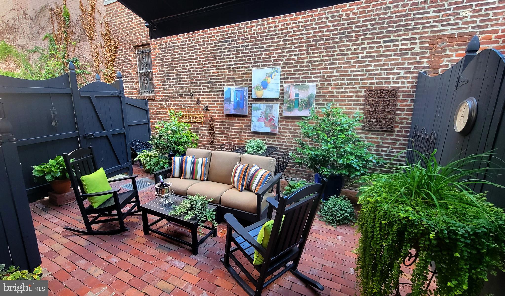 ST JOHNS SQUARE - Residential