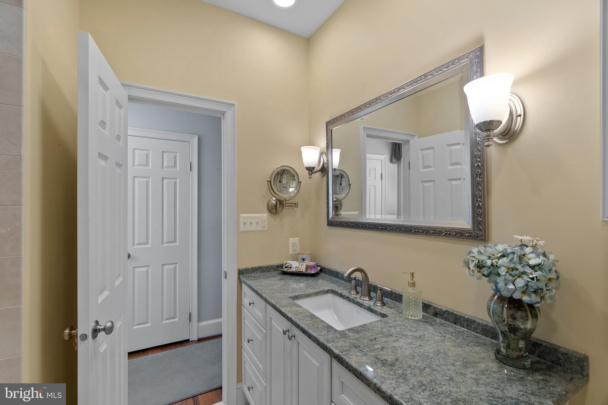 ST JOHNS SQUARE - Residential