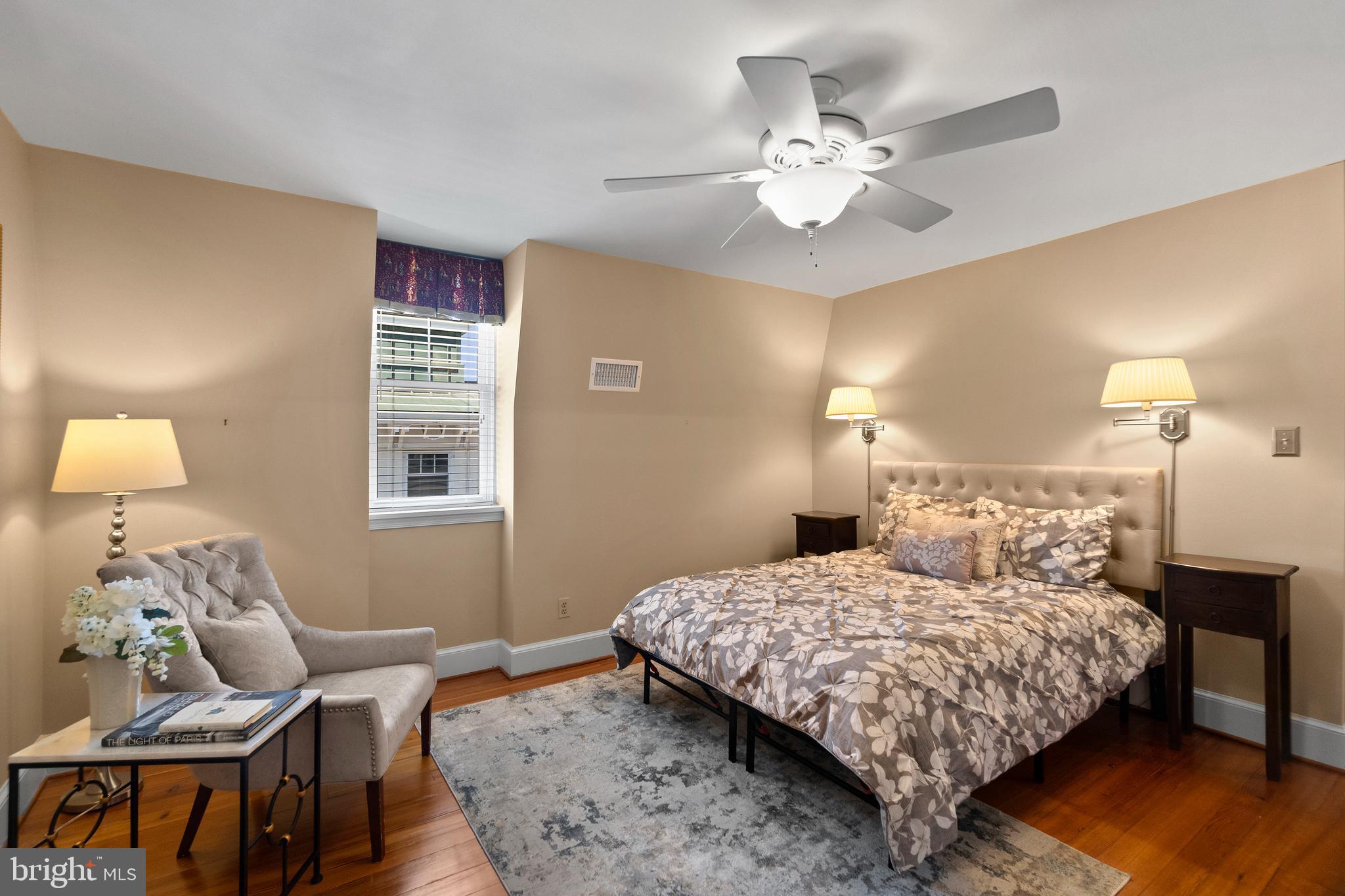 ST JOHNS SQUARE - Residential