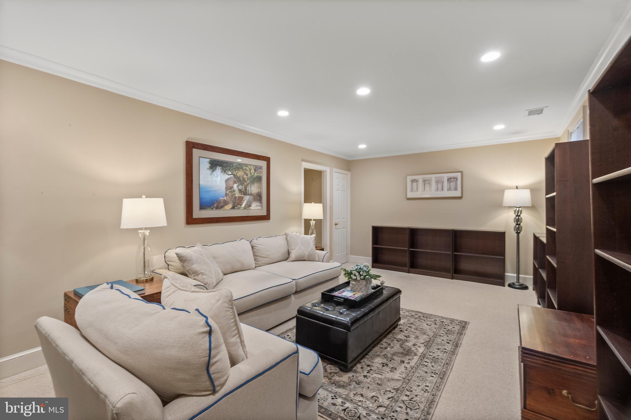 ST JOHNS SQUARE - Residential