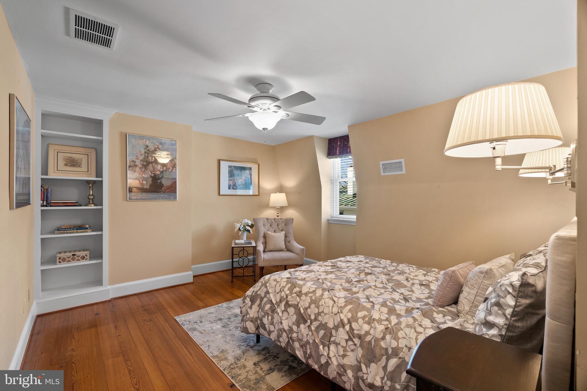 ST JOHNS SQUARE - Residential