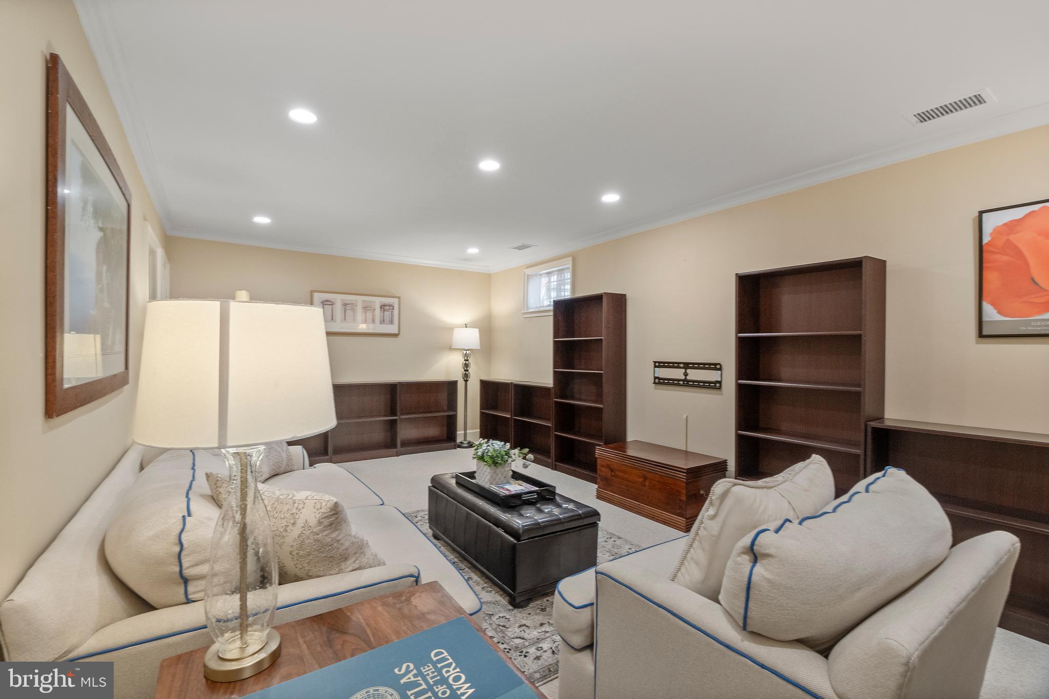 ST JOHNS SQUARE - Residential