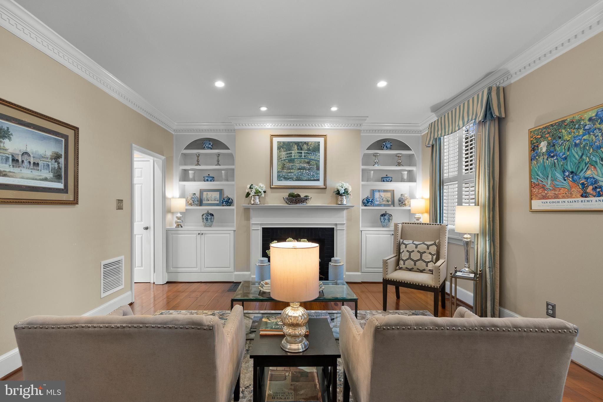 ST JOHNS SQUARE - Residential