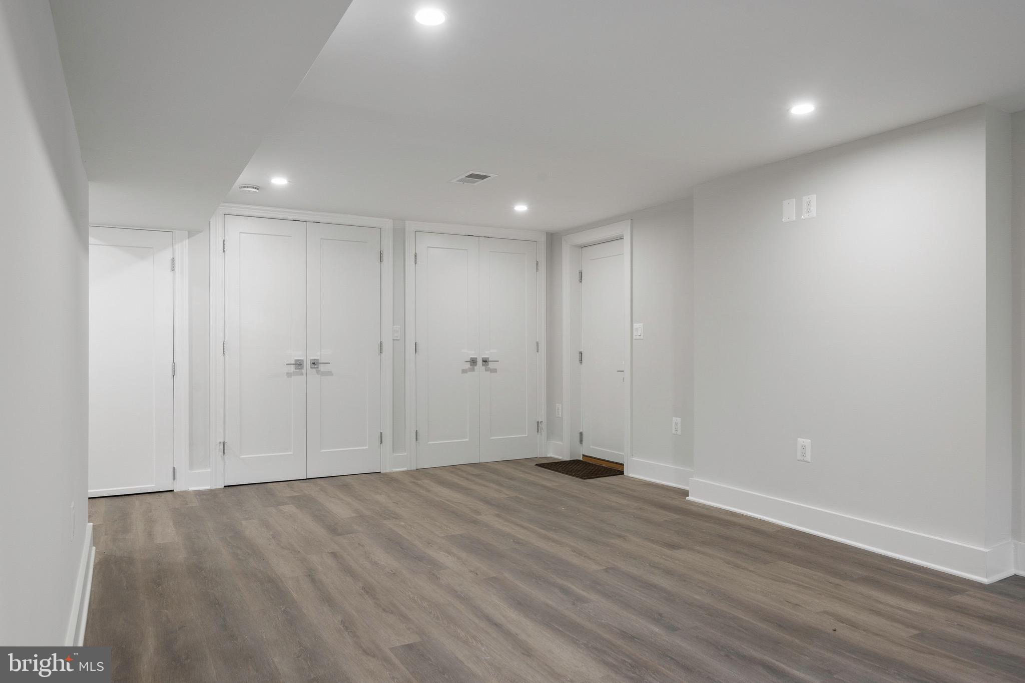 WELLINGTON - Residential